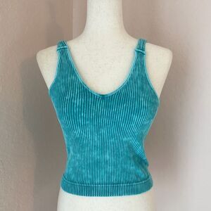 NWOT Zenana boutique turquoise ribbed tank top with built in bra stretchy L/XL